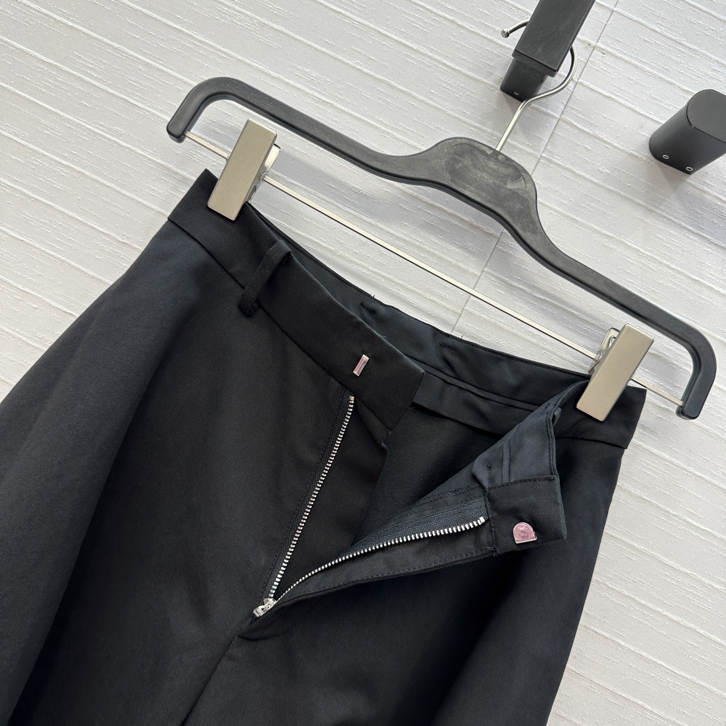 强烈推荐❤️Bv新品高智感简洁穿搭日常通勤风，宽松休闲半身裤裙，大A摆剪裁不挑人版型演绎随性优雅的高级感