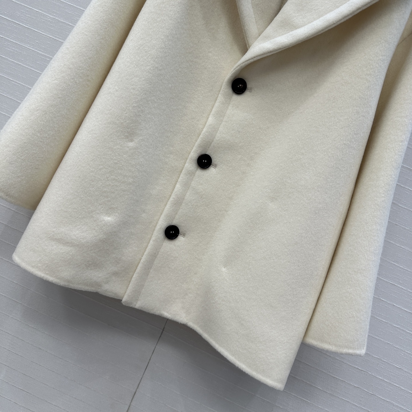 独家首发❤️高端原单品质！Lw早秋新品 皮革贴绣单排扣西装外套！气质大翻领茧型设计版型上身简约松弛随性帅