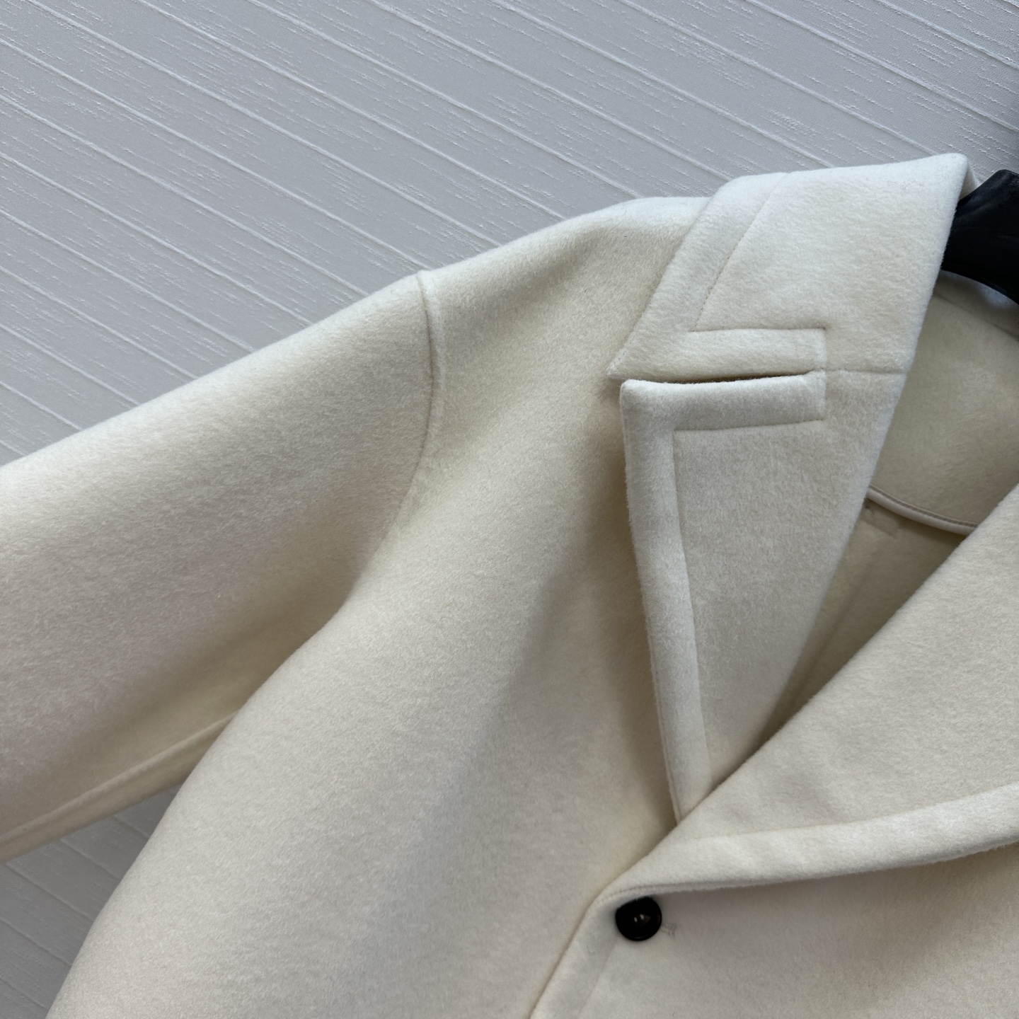 独家首发❤️高端原单品质！Lw早秋新品 皮革贴绣单排扣西装外套！气质大翻领茧型设计版型上身简约松弛随性帅