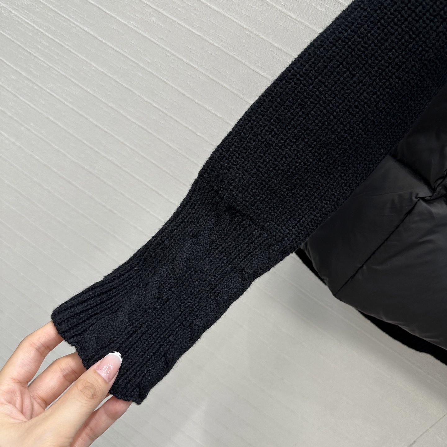 爆单推荐❤️原单品质Moncle*早秋新品 针织拼接羽绒服！冬天的内搭神器早秋必备单品。横纹绗缝经典立领