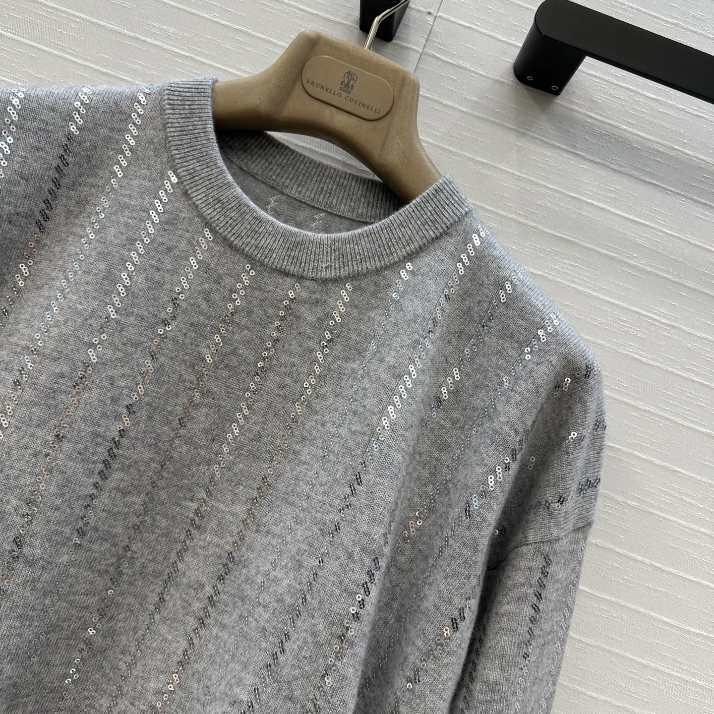 独家首发🍒高端品质！Bc老钱风穿搭，意奢风珠片条纹刺绣羊绒上衣。慵懒自在的氛围感！极简老钱休闲穿搭，打造