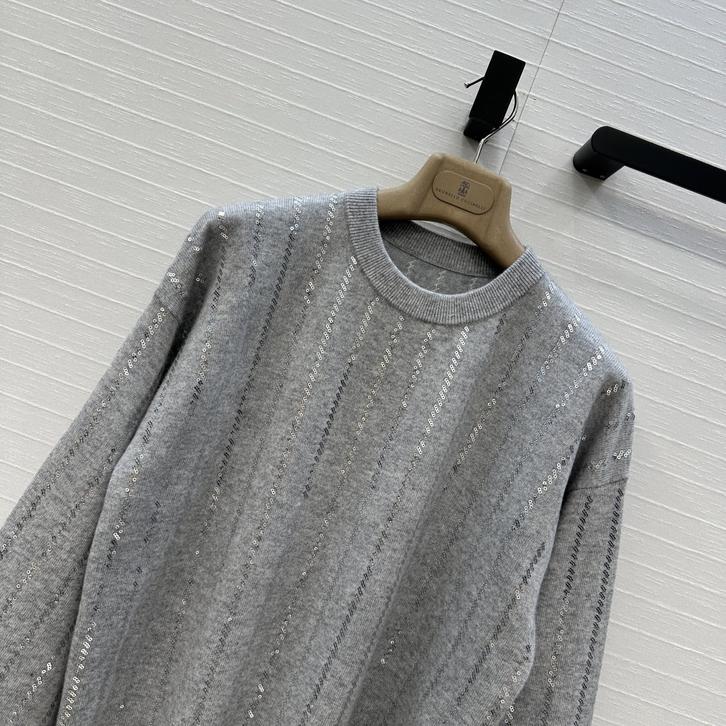 独家首发🍒高端品质！Bc老钱风穿搭，意奢风珠片条纹刺绣羊绒上衣。慵懒自在的氛围感！极简老钱休闲穿搭，打造