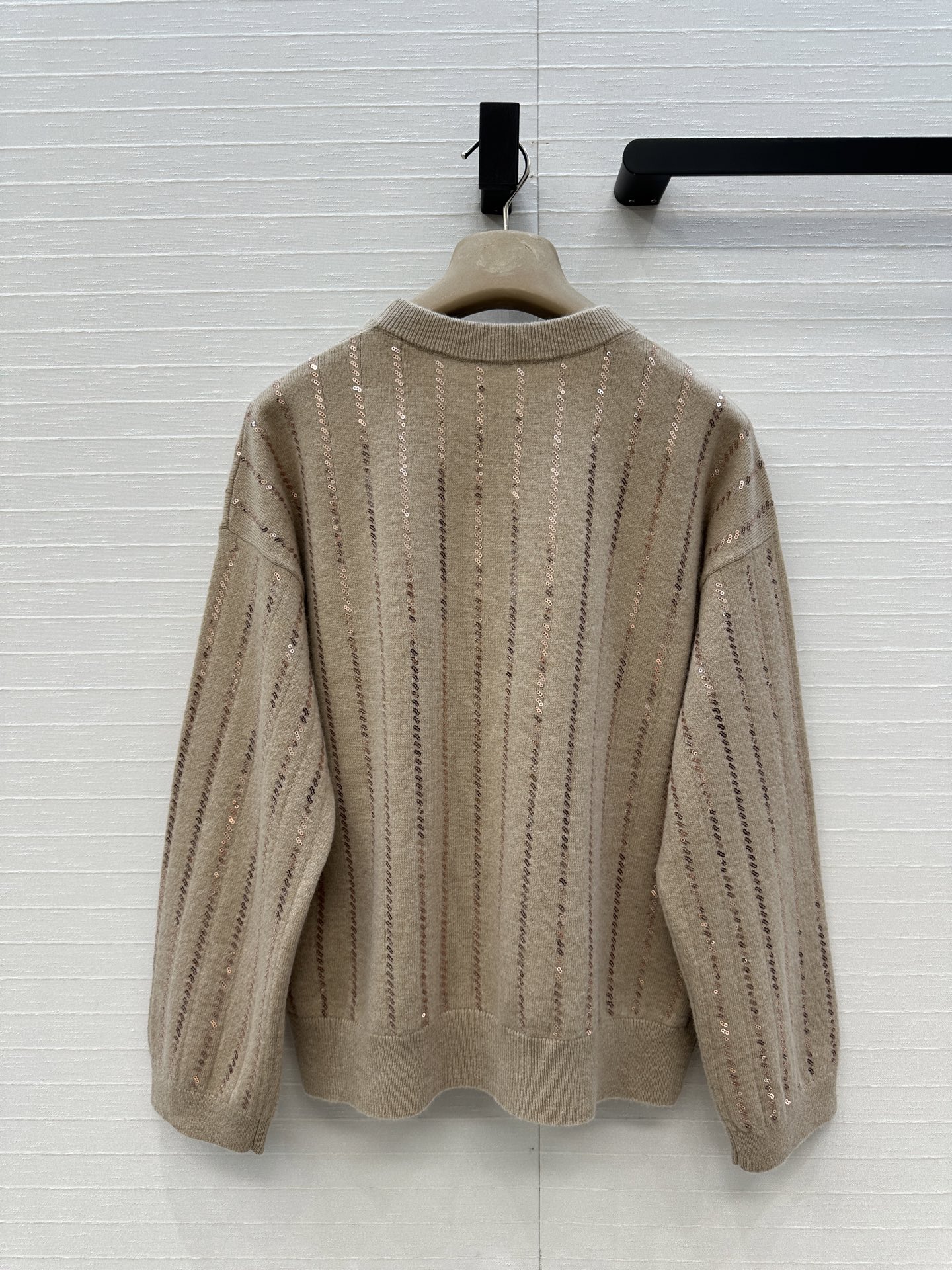 独家首发🍒高端品质！Bc老钱风穿搭，意奢风珠片条纹刺绣羊绒上衣。慵懒自在的氛围感！极简老钱休闲穿搭，打造