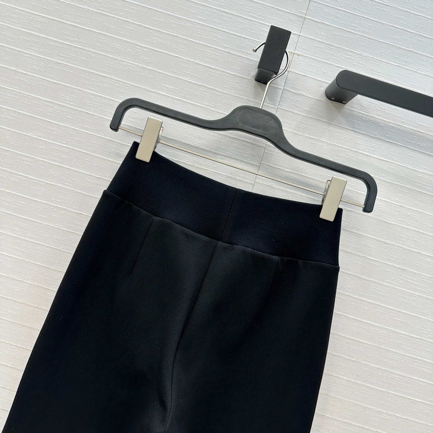 爆款推荐❤️Alai*秋冬必备打底裤神器，修身弹力黑色长裤！螺纹高腰拼接版型提臀显瘦又高挑。裤脚拉链式开