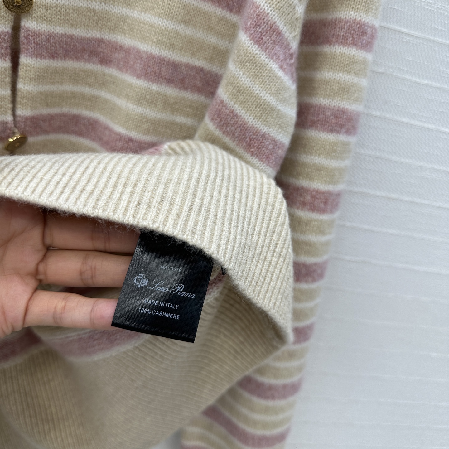 独家首发❤️高端品质❤️Loro piana高智感老钱风穿搭！高级配色条纹针织羊绒开衫，温柔极致优雅的调