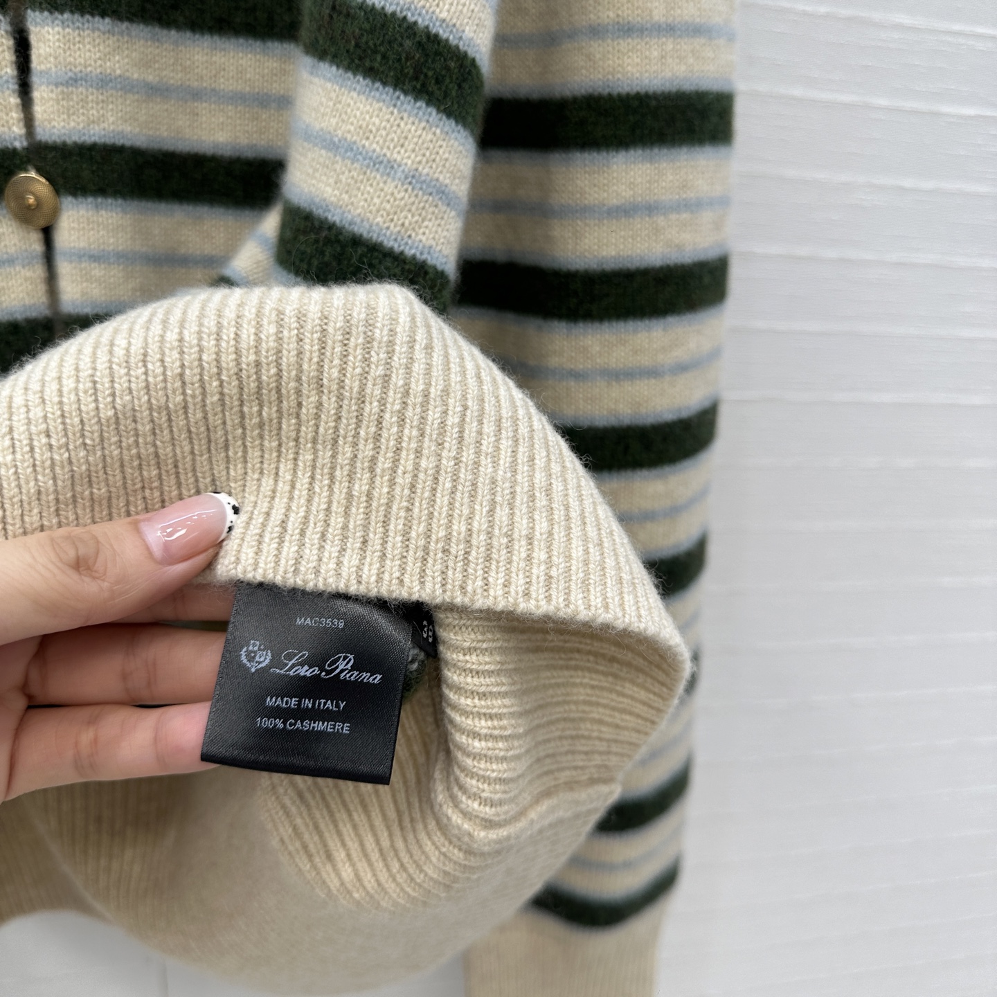 独家首发❤️高端品质❤️Loro piana高智感老钱风穿搭！高级配色条纹针织羊绒开衫，温柔极致优雅的调