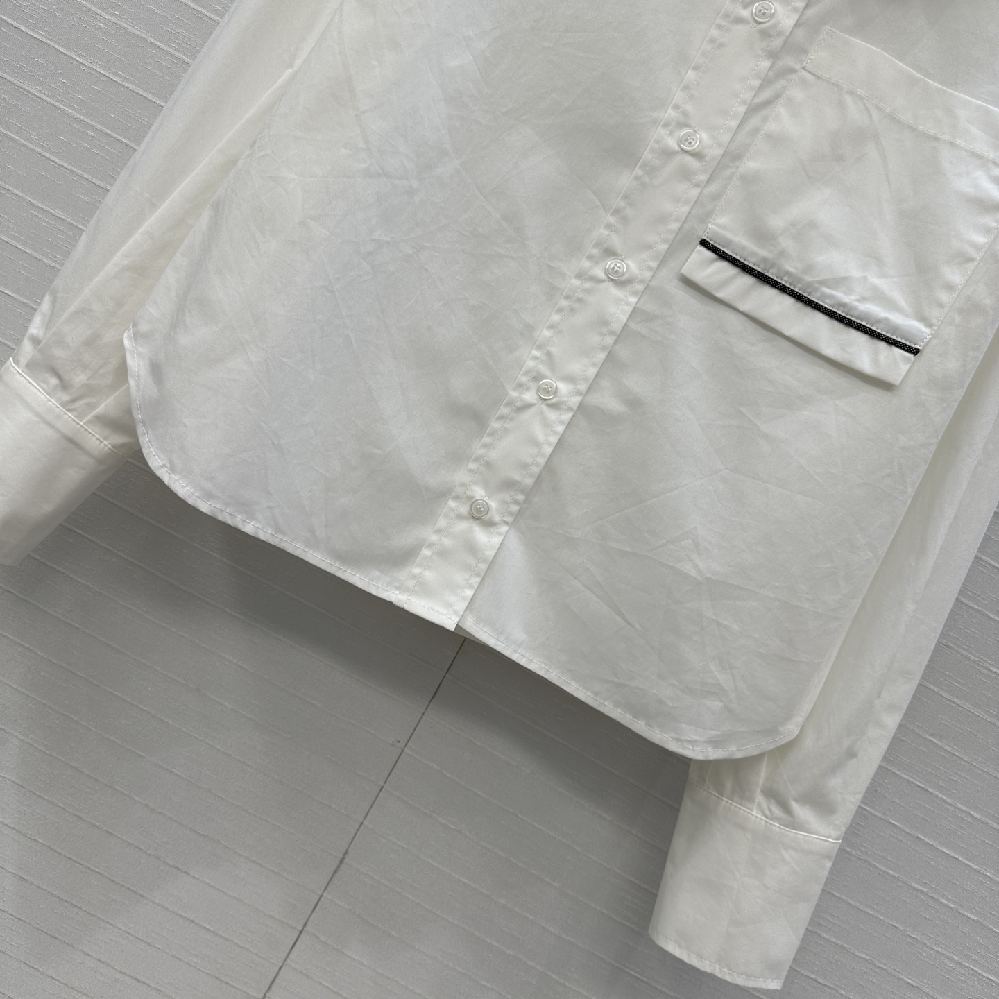 强烈推荐❤️Bc新品长期主义短款衬衫！铜链装饰前袋设计意式简约低调，宽松短款版型百搭不挑人，帅气休闲通勤