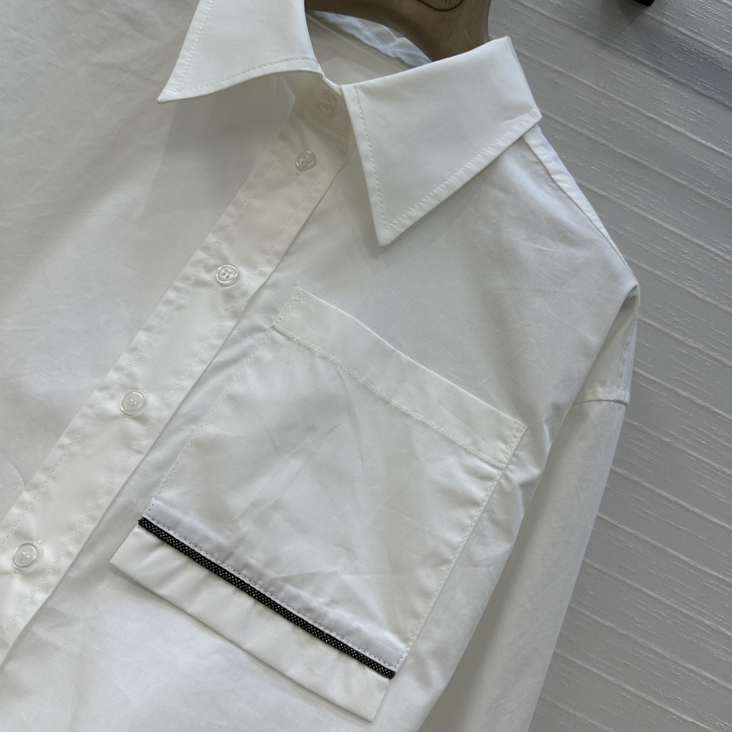 强烈推荐❤️Bc新品长期主义短款衬衫！铜链装饰前袋设计意式简约低调，宽松短款版型百搭不挑人，帅气休闲通勤