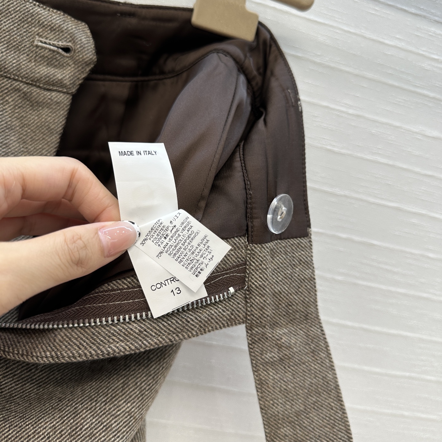 强烈推荐❤️Bc高智感穿搭秋冬必单神器！复古人字纹长半裙。包臀开叉裙摆设计利落通勤，极简优雅知性气质，做