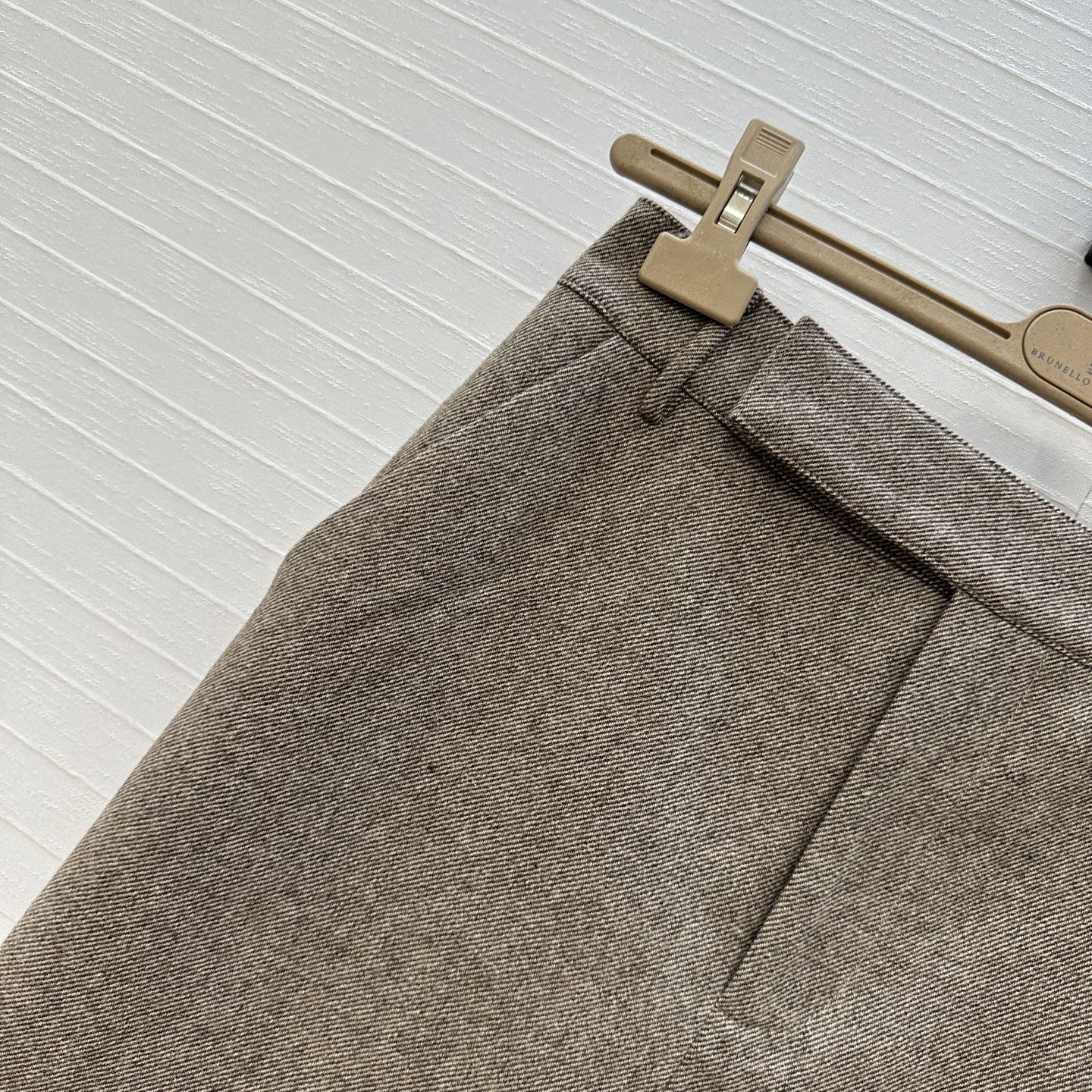 强烈推荐❤️Bc高智感穿搭秋冬必单神器！复古人字纹长半裙。包臀开叉裙摆设计利落通勤，极简优雅知性气质，做