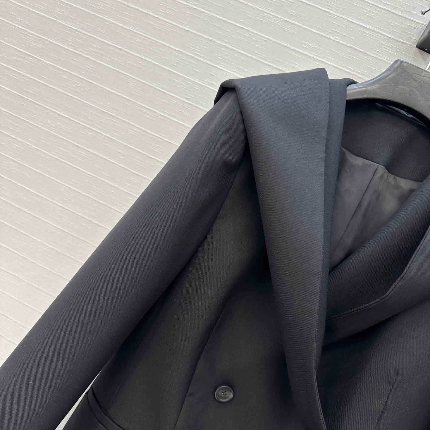 独家首发❤️高端原单品质❤️ Alai*新品高智感黑色😎穿搭！黑色羊毛华达呢连帽设计西装外套，休闲不失气