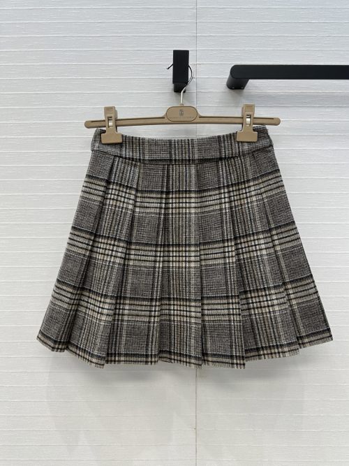 Elegant Plaid Pleated Skirt - A Timeless Addition to Your Wardrobe 1 Elegant Plaid Pleated Skirt - A Timeless Addition to Your Wardrobe