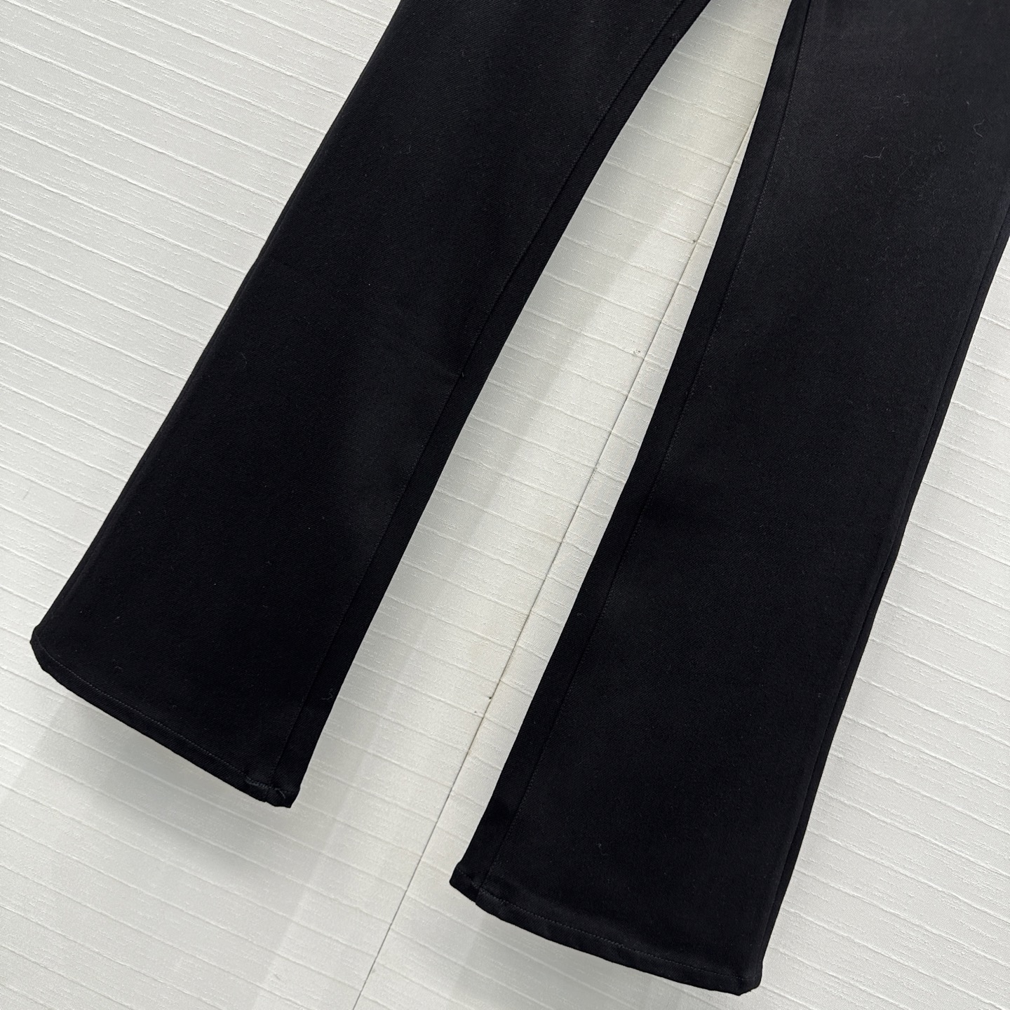 Elegant Flare Leg Jeans, High-Waisted Denim Pants with Metal Button Detail 8 i1756578898021 5901 0 3