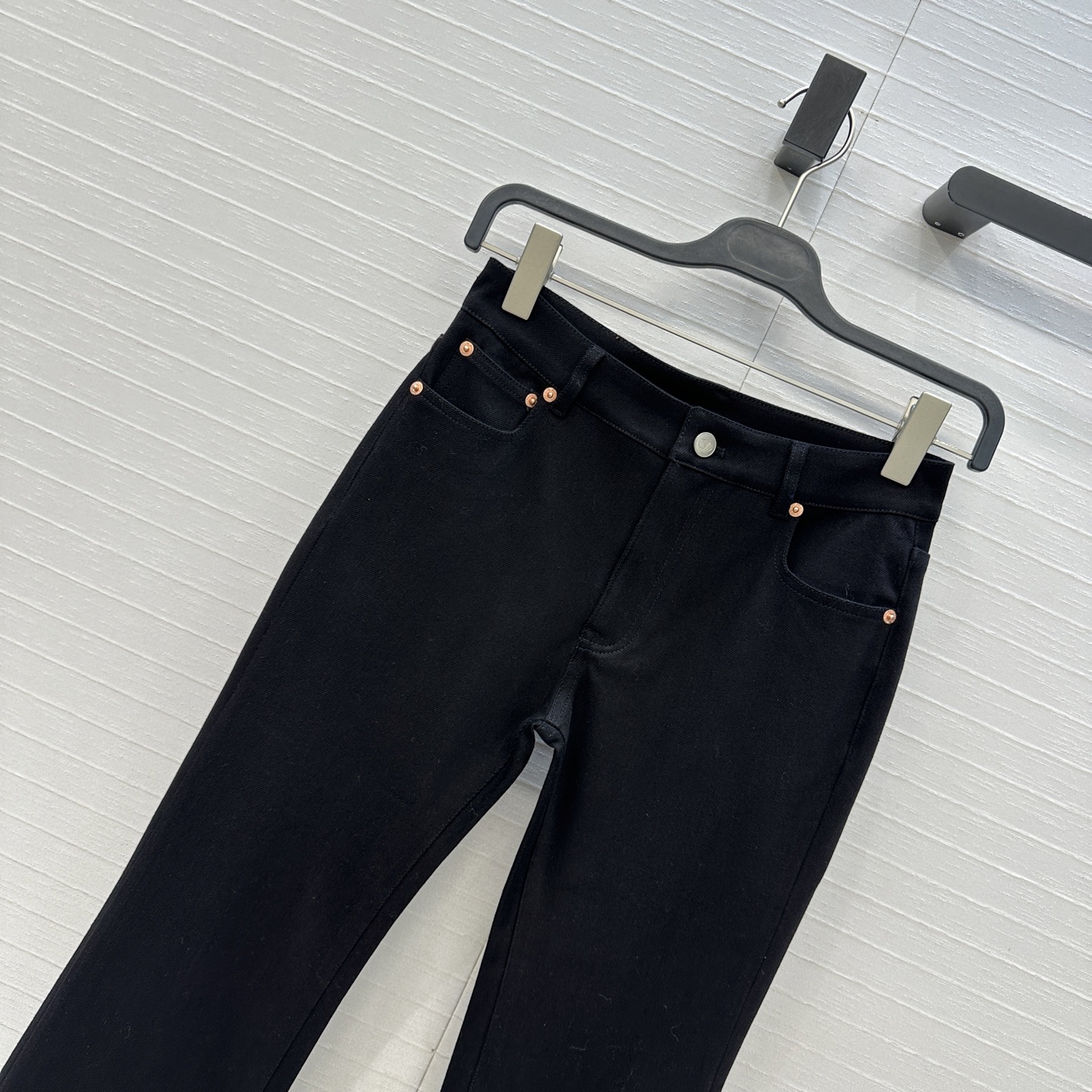 Elegant Flare Leg Jeans, High-Waisted Denim Pants with Metal Button Detail 3 i1756578898022 823 0 1