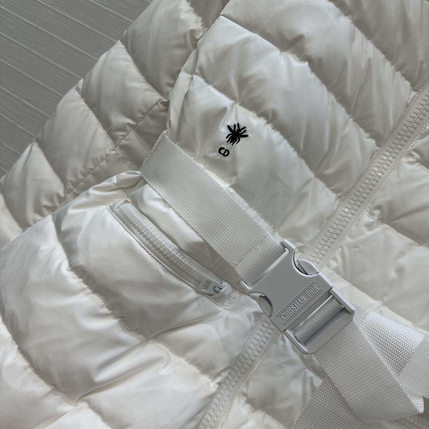 Dior White Down Jacket with Belt - Stylish Winter Outerwear for Women 6 i1756667627990 5842 0 3