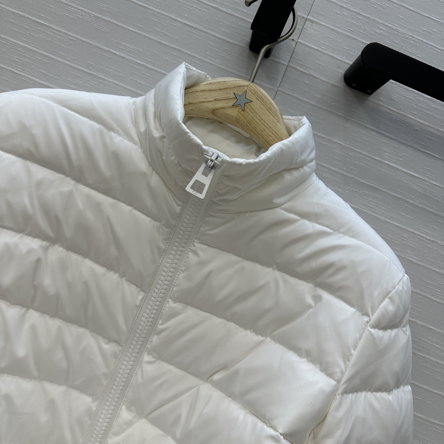 Dior White Down Jacket with Belt - Stylish Winter Outerwear for Women 5 i1756667629503 3051 0 8