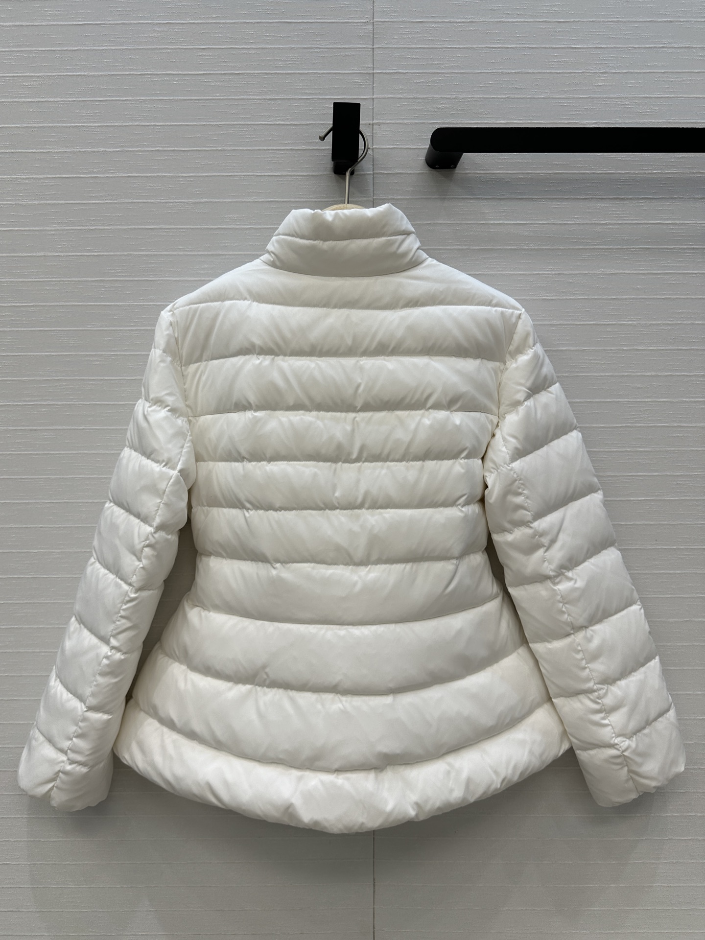 Dior White Down Jacket with Belt - Stylish Winter Outerwear for Women 10 i1756667629708 8118 0 7
