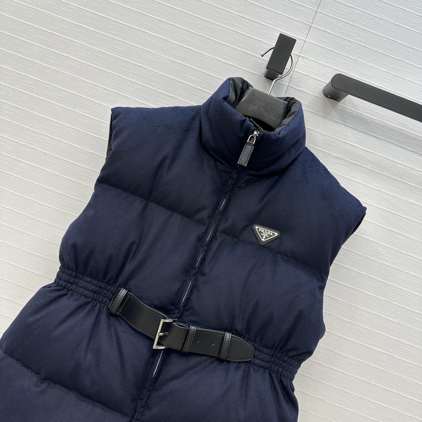 爆单推荐❤️Prad*早秋新品 立领皮带束腰毛呢羽绒马甲！不挑个子的中长款立体剪裁搭扣收腰版型上身时髦又