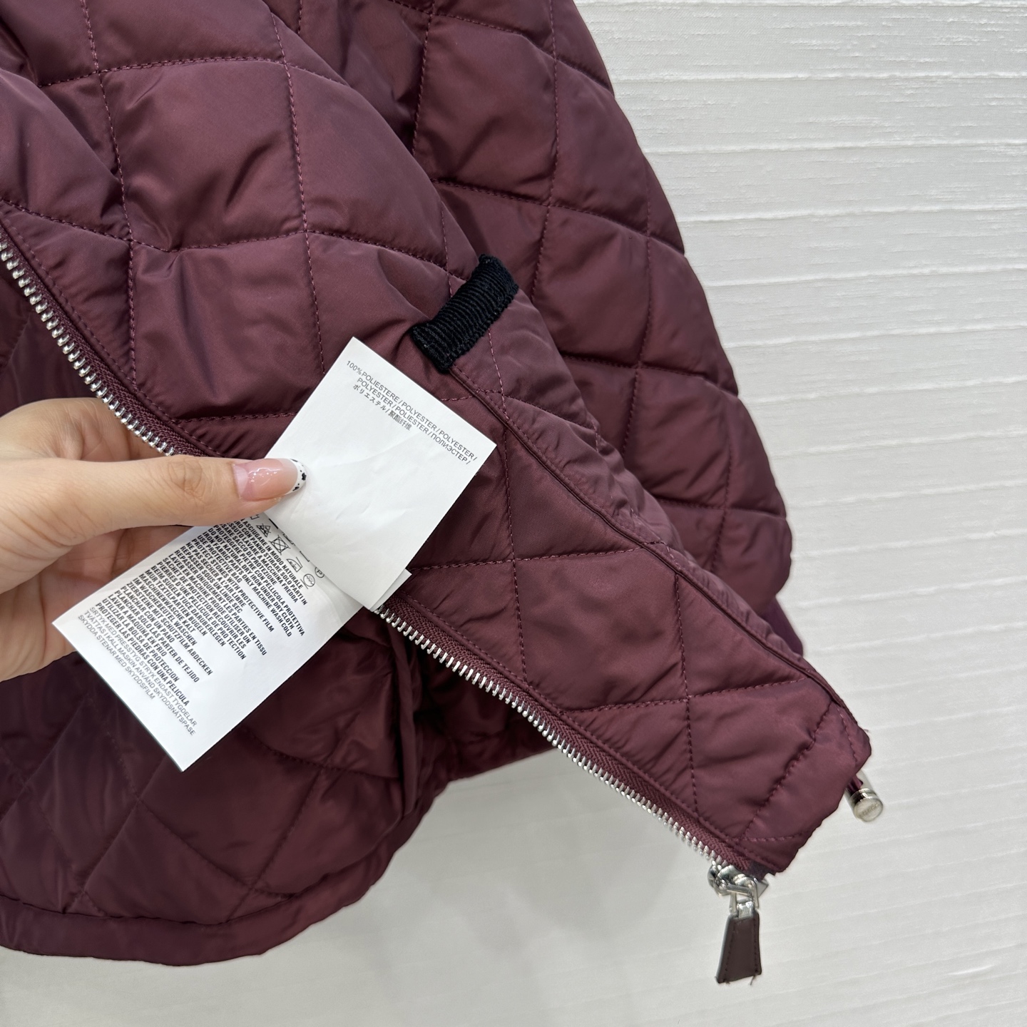 爆款推荐💕Pra*秋冬新品！间棉菱格棉服外套！进口再生尼龙面料！撞色灯芯绒包边工艺落肩圆领双口袋，金属三