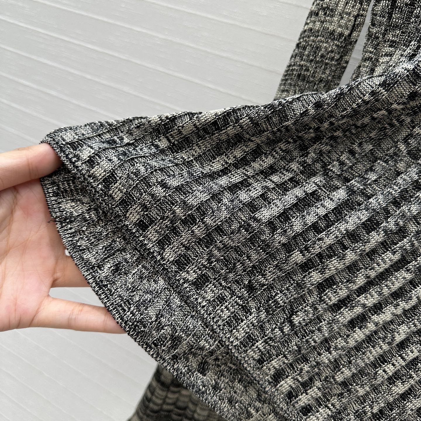 独家首发❤️原单品质，Zm秋冬新品混纱圆领针织上衣，进口纱线坑条双织细腻顺滑有垂感，喇叭袖剪裁设计修身版