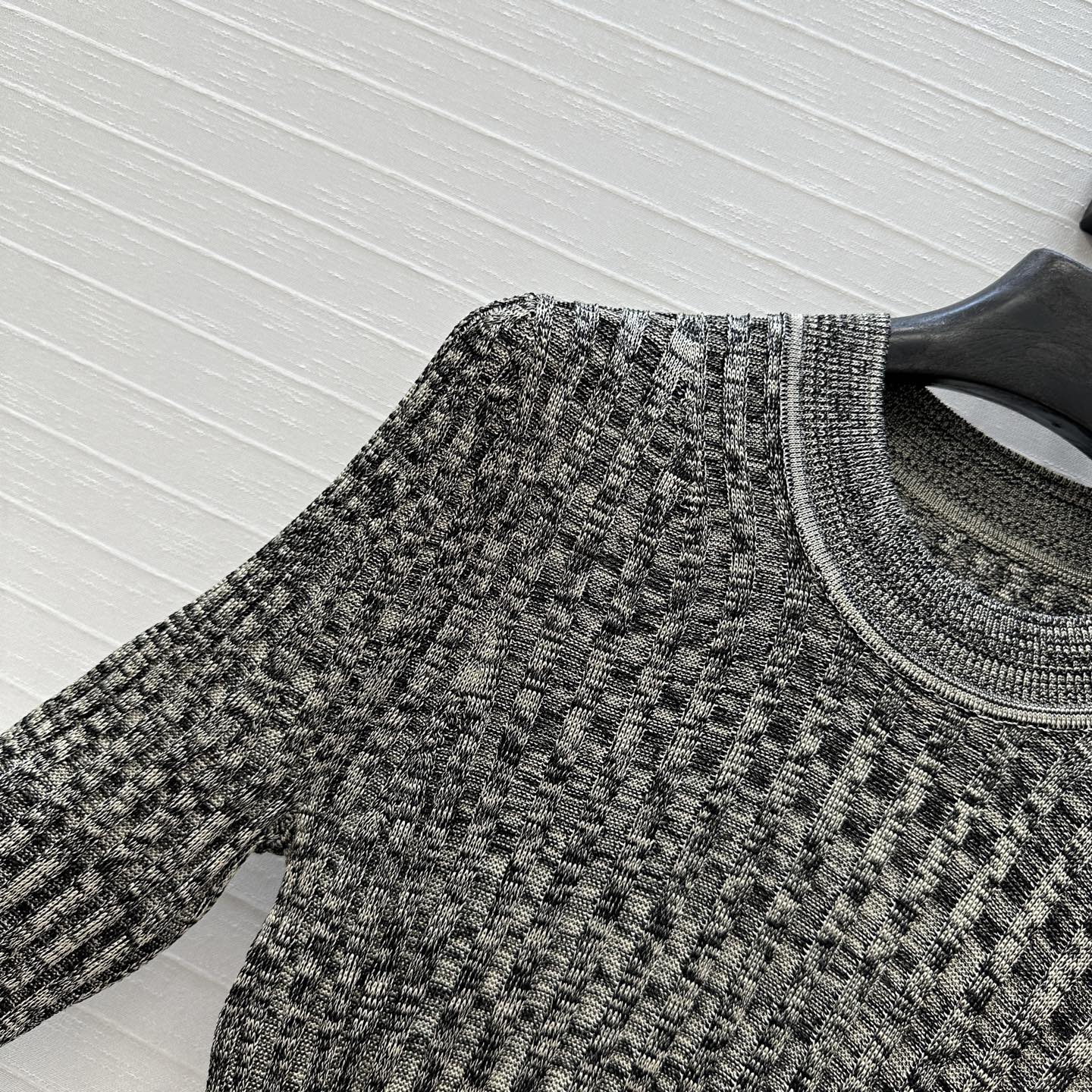 独家首发❤️原单品质，Zm秋冬新品混纱圆领针织上衣，进口纱线坑条双织细腻顺滑有垂感，喇叭袖剪裁设计修身版