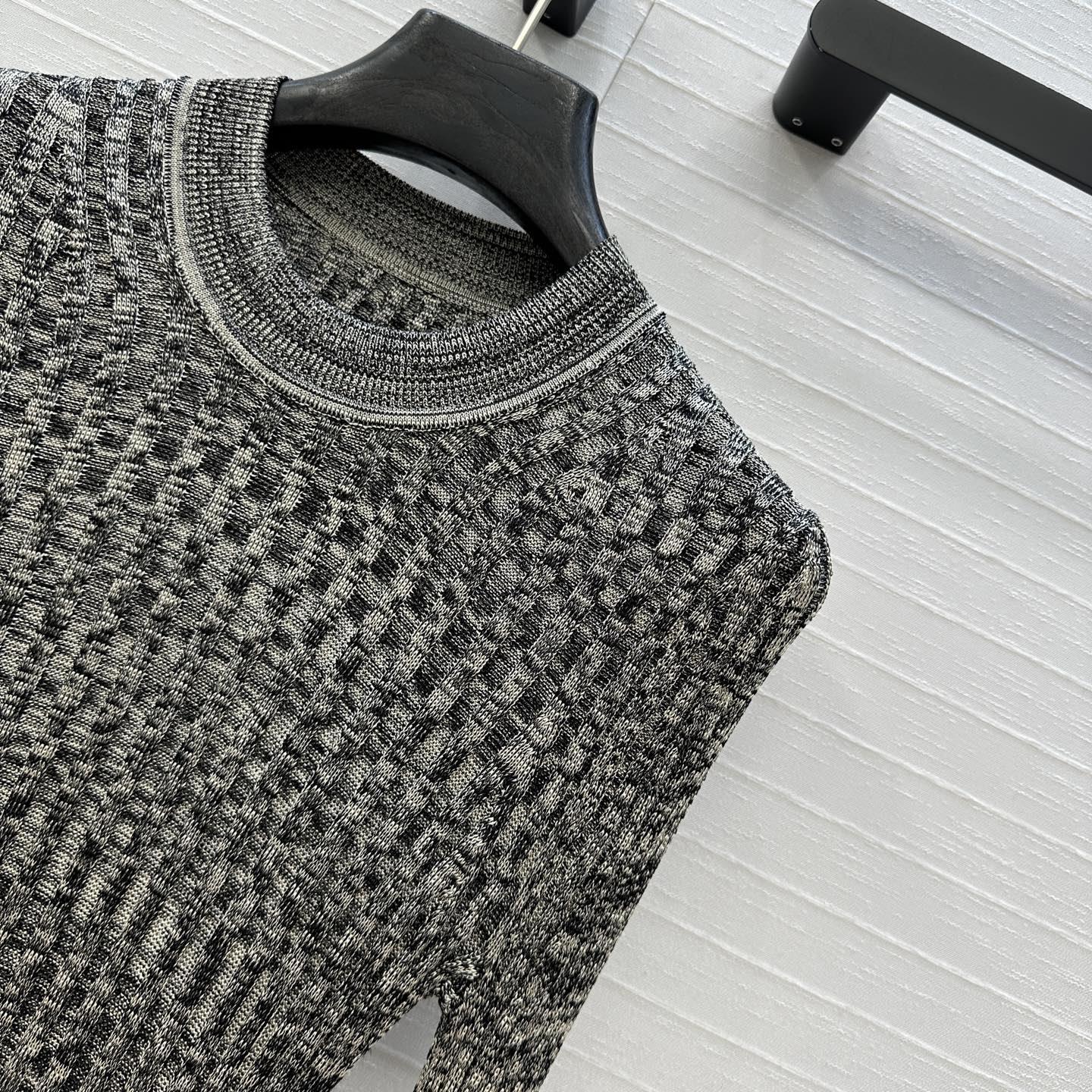 独家首发❤️原单品质，Zm秋冬新品混纱圆领针织上衣，进口纱线坑条双织细腻顺滑有垂感，喇叭袖剪裁设计修身版