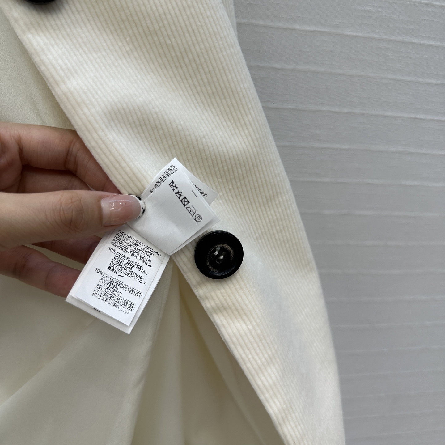 独家首发，原单品质❤️BC高智感穿搭！行走的高定老钱风穿搭，25秋冬定制奶白色灯芯绒西装外套！单排扣设计