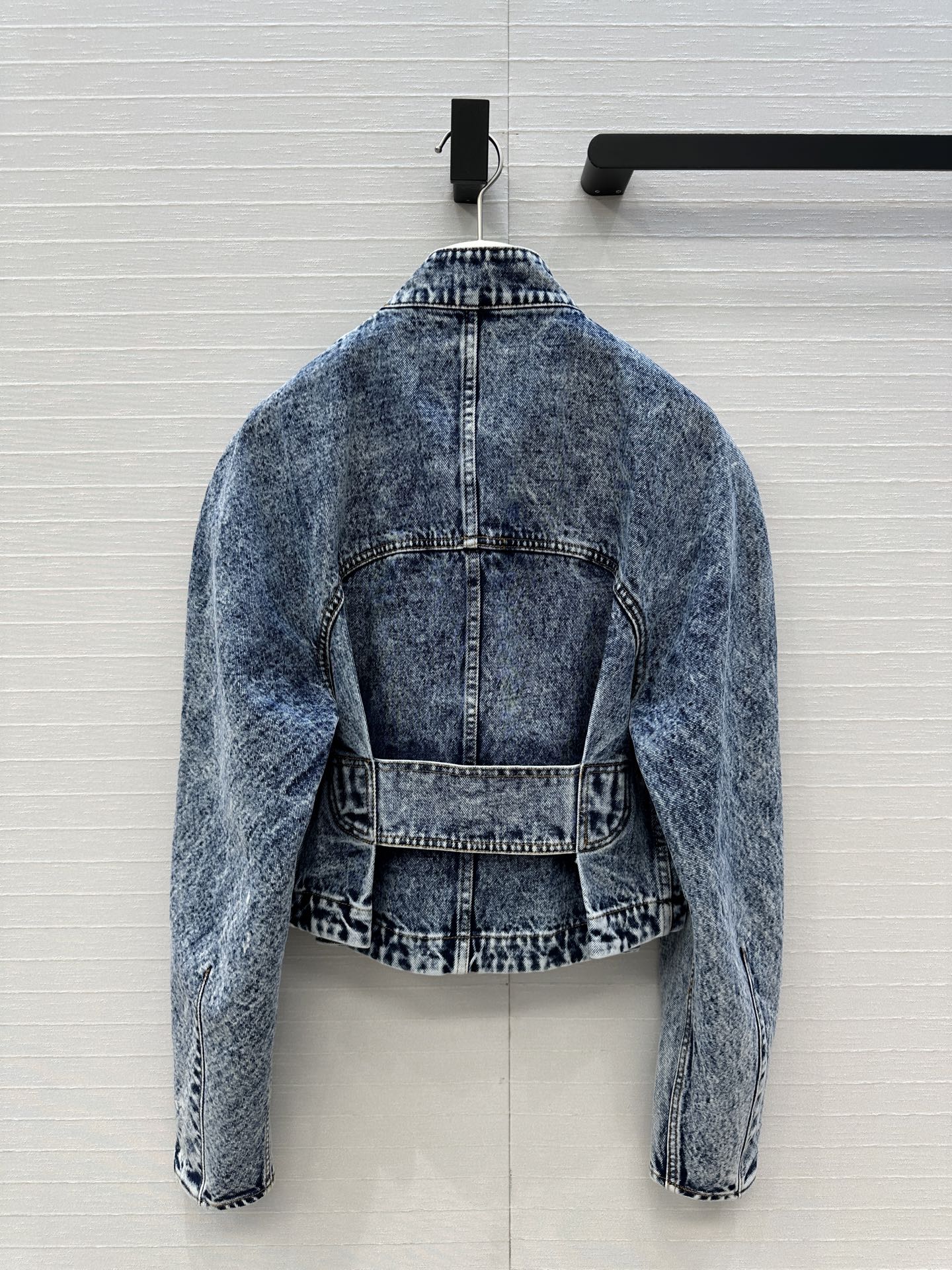 独家首发❤️爆单推荐，Alai*25新品时髦精穿搭！雪花洗水牛仔机车夹克！小立领弧形插肩袖设计立体感，后