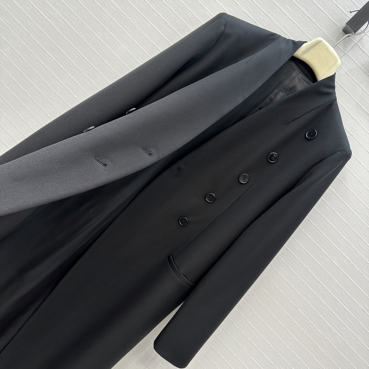 独家首发！Alai*秋冬新品超A的V型领西装大衣！自带直角肩茧型直身设计立体剪裁版型上身百搭不挑人干练潇