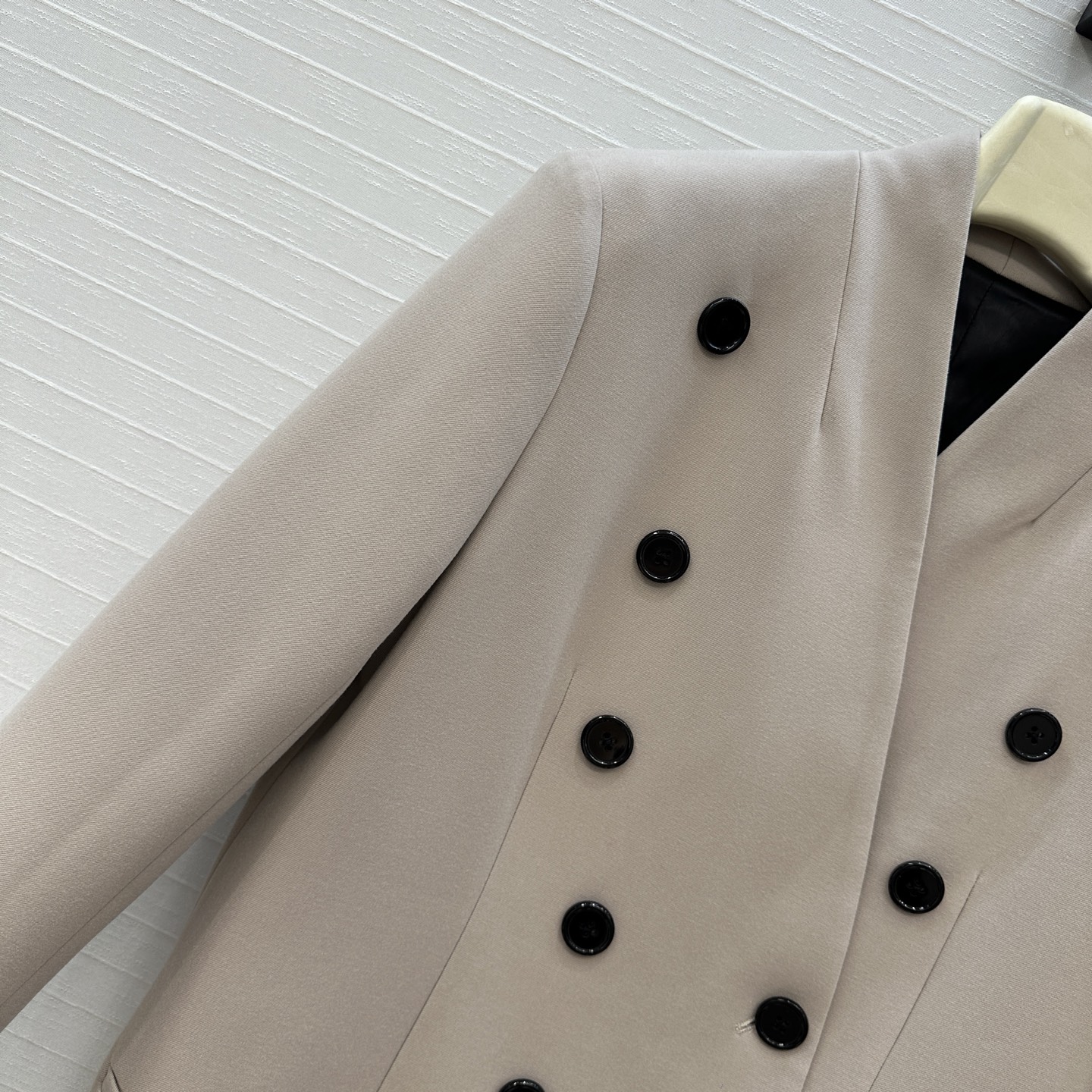 独家首发！Alai*秋冬新品超A的V型领西装大衣！自带直角肩茧型直身设计立体剪裁版型上身百搭不挑人干练潇