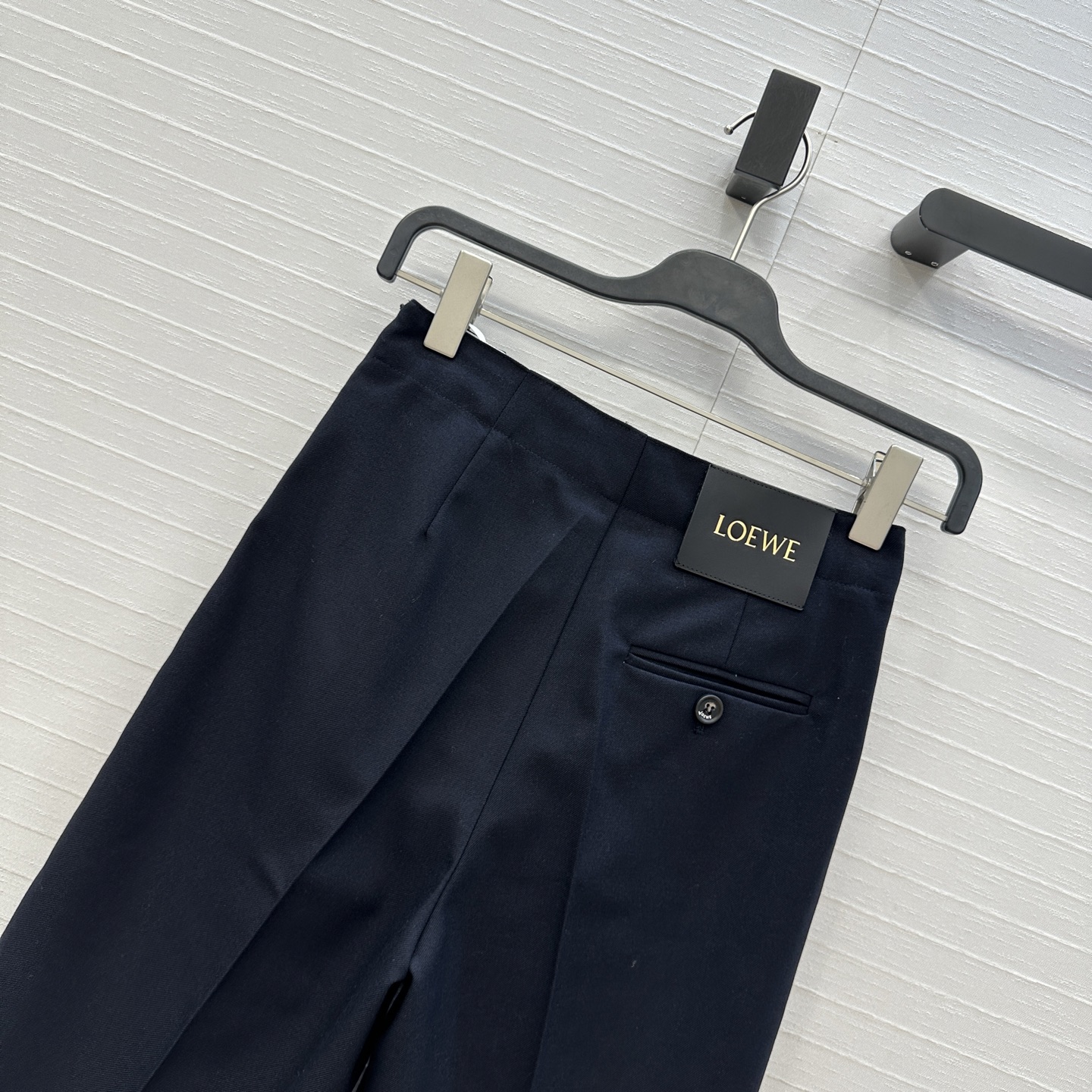 独家首发♥️Lw25新品皮带扣设计休闲五分裤！缩褶腰设计立裁中高腰直筒版型实穿又有设计感！休闲帅气通勤必