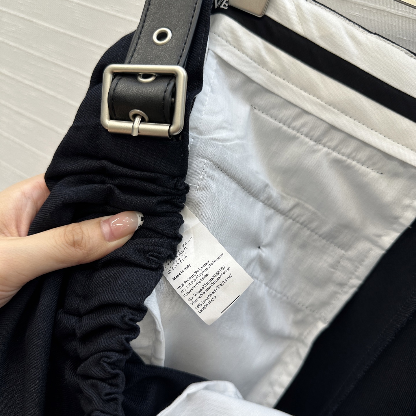 独家首发♥️Lw25新品皮带扣设计休闲五分裤！缩褶腰设计立裁中高腰直筒版型实穿又有设计感！休闲帅气通勤必