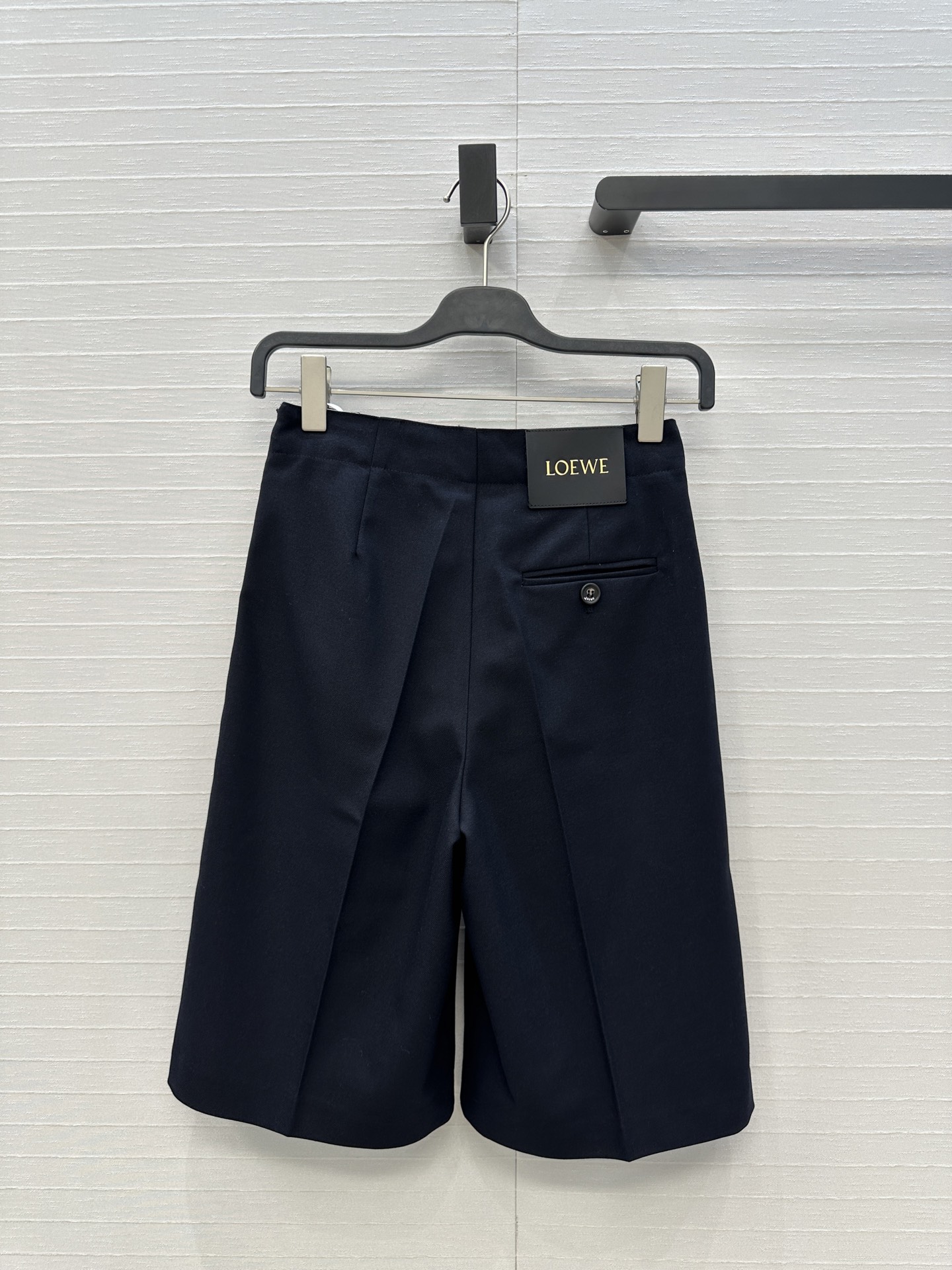 独家首发♥️Lw25新品皮带扣设计休闲五分裤！缩褶腰设计立裁中高腰直筒版型实穿又有设计感！休闲帅气通勤必