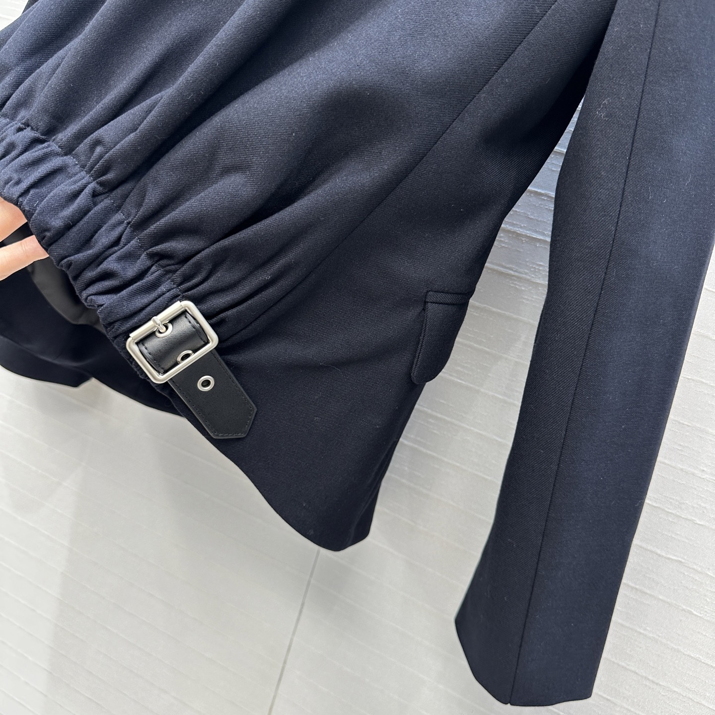 独家首发♥️Lw25新品皮带扣设计休闲西装外套！拱弧褶皱后腰设计有细节打破传统低调个性！立体剪裁不挑人版