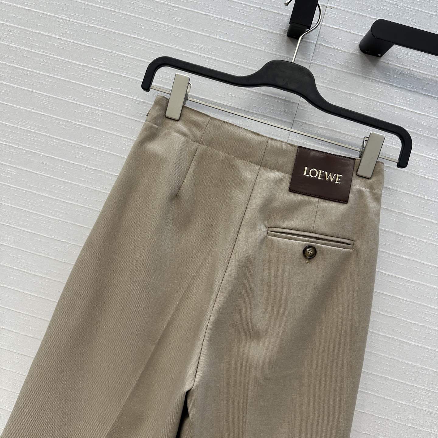 独家首发♥️Lw25新品皮带扣设计休闲五分裤！缩褶腰设计立裁中高腰直筒版型实穿又有设计感！休闲帅气通勤必