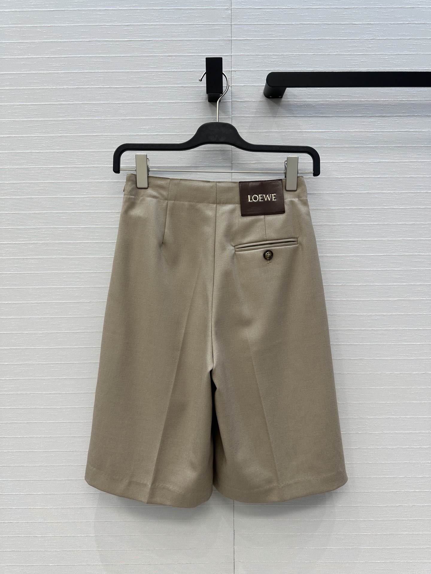 独家首发♥️Lw25新品皮带扣设计休闲五分裤！缩褶腰设计立裁中高腰直筒版型实穿又有设计感！休闲帅气通勤必