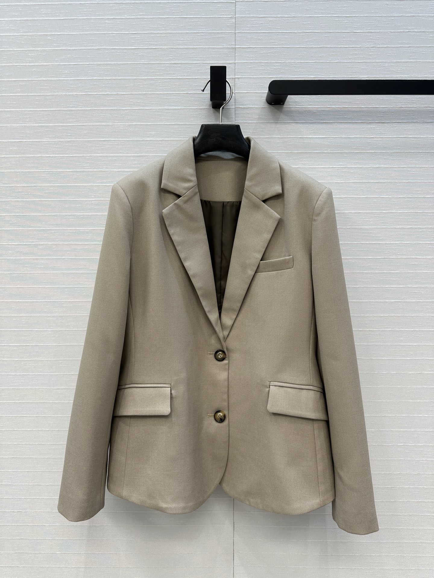 独家首发♥️Lw25新品皮带扣设计休闲西装外套！拱弧褶皱后腰设计有细节打破传统低调个性！立体剪裁不挑人版