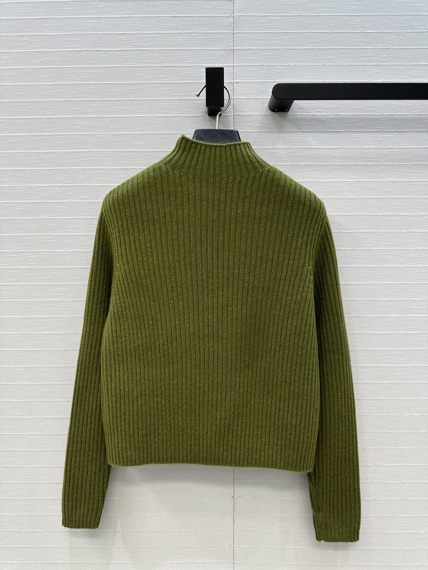 独家首发，原单品质❤️H高智感穿搭！坑条针织羊绒套头衫，气质小立领侧拉链设计优雅又时髦，小短款版型不挑人