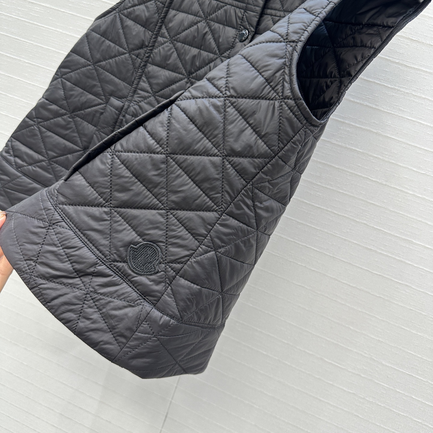 爆款推荐❤️原单品质，Moncl*25早秋新品菱格绗缝棉服马甲，小衬领腰线设计恰到好处，A字剪裁版型百搭