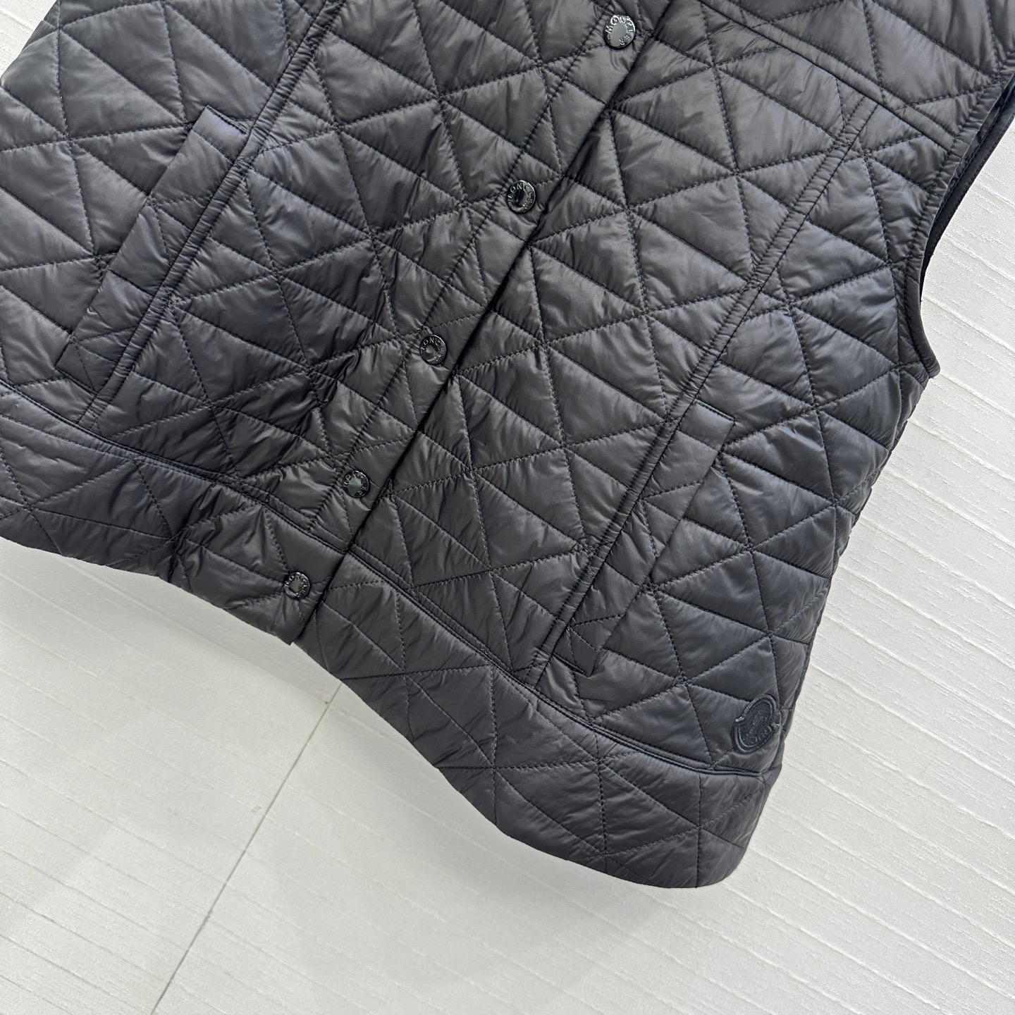 爆款推荐❤️原单品质，Moncl*25早秋新品菱格绗缝棉服马甲，小衬领腰线设计恰到好处，A字剪裁版型百搭