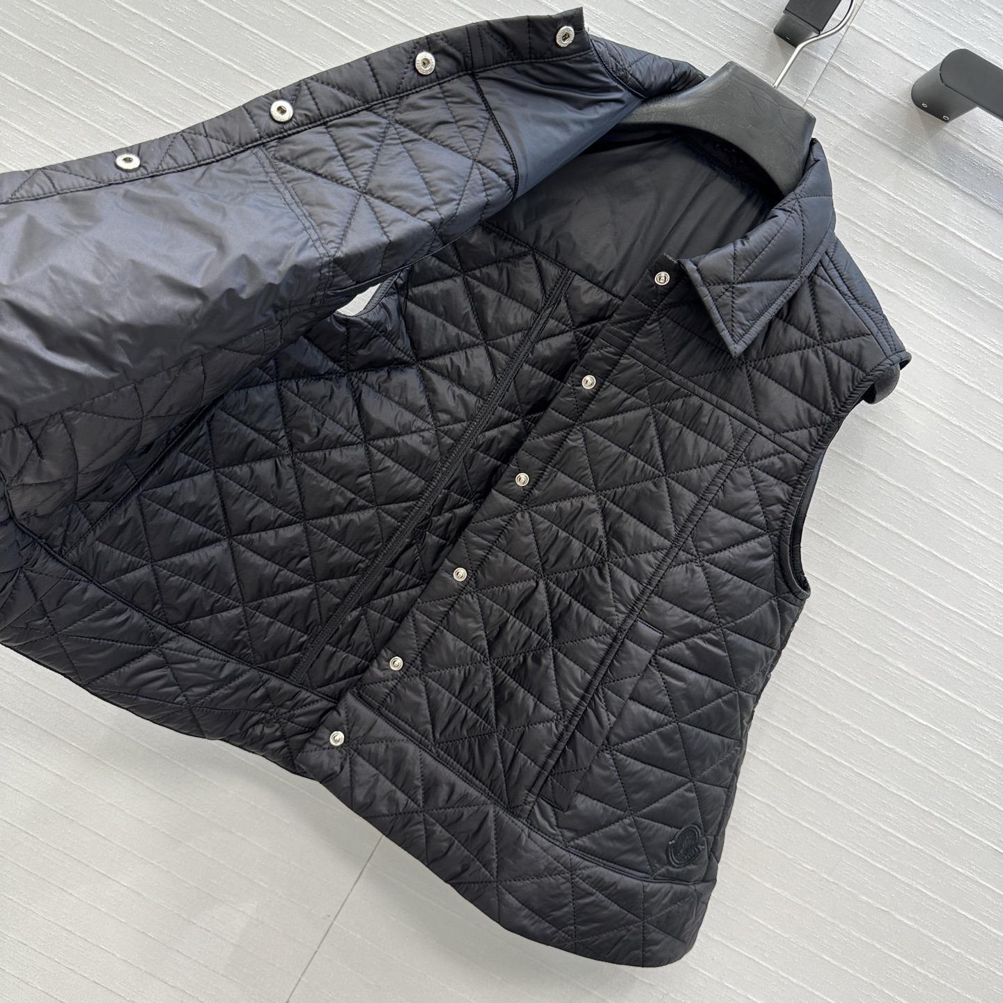 爆款推荐❤️原单品质，Moncl*25早秋新品菱格绗缝棉服马甲，小衬领腰线设计恰到好处，A字剪裁版型百搭