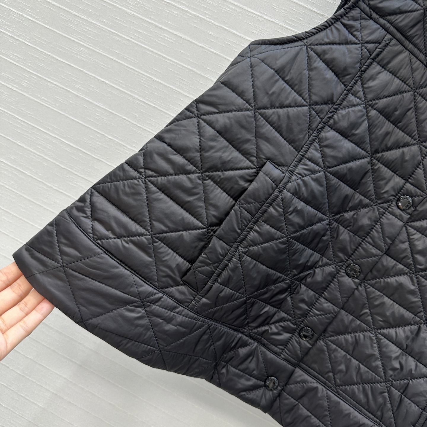 爆款推荐❤️原单品质，Moncl*25早秋新品菱格绗缝棉服马甲，小衬领腰线设计恰到好处，A字剪裁版型百搭