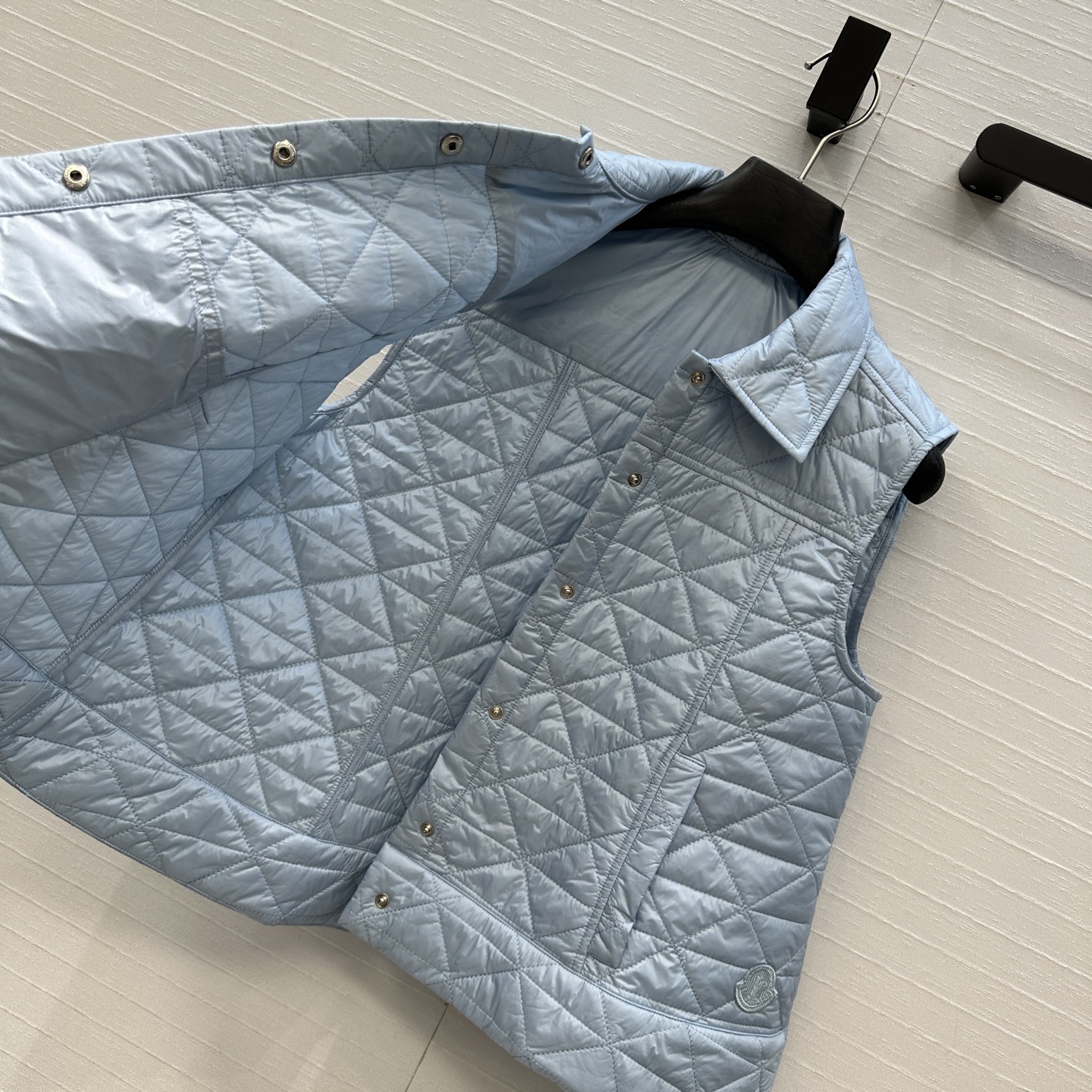 爆款推荐❤️原单品质，Moncl*25早秋新品菱格绗缝棉服马甲，小衬领腰线设计恰到好处，A字剪裁版型百搭