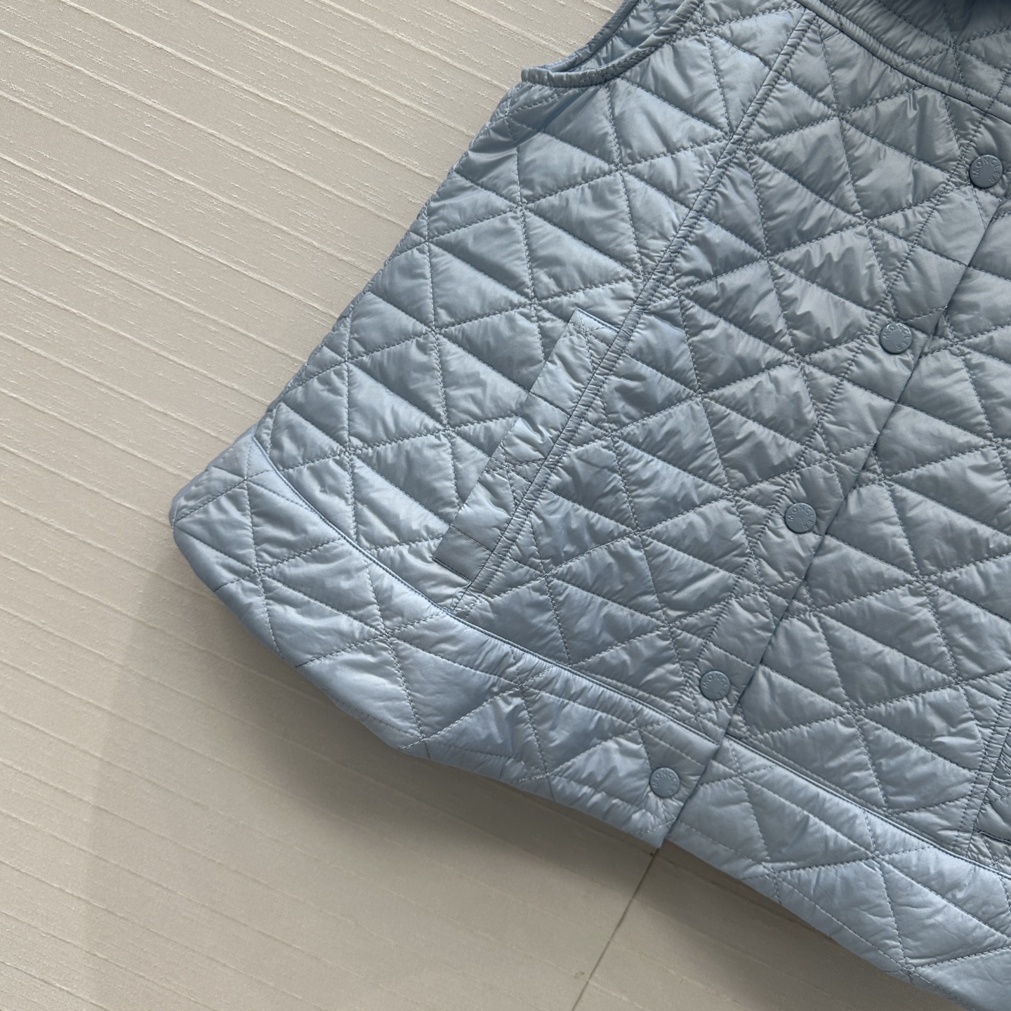 爆款推荐❤️原单品质，Moncl*25早秋新品菱格绗缝棉服马甲，小衬领腰线设计恰到好处，A字剪裁版型百搭