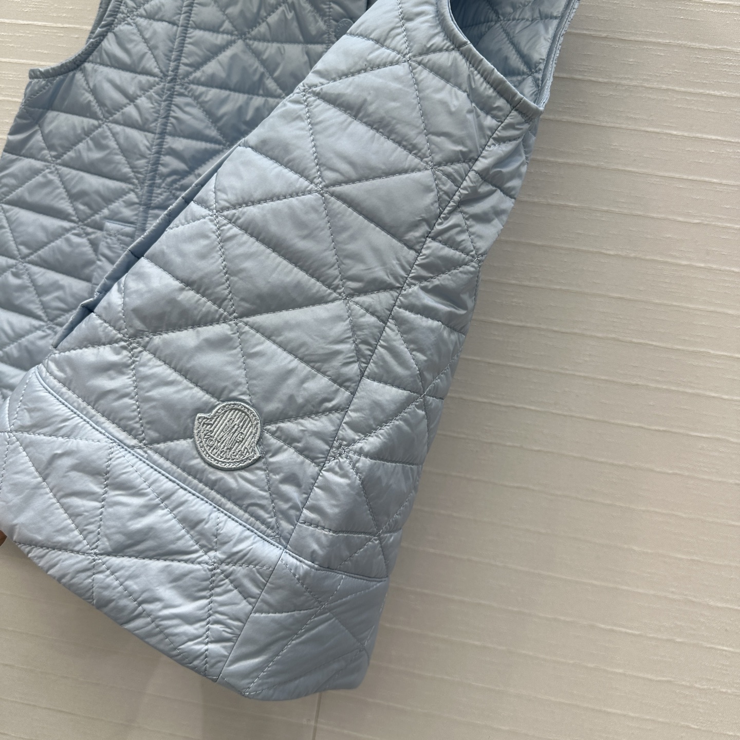 爆款推荐❤️原单品质，Moncl*25早秋新品菱格绗缝棉服马甲，小衬领腰线设计恰到好处，A字剪裁版型百搭