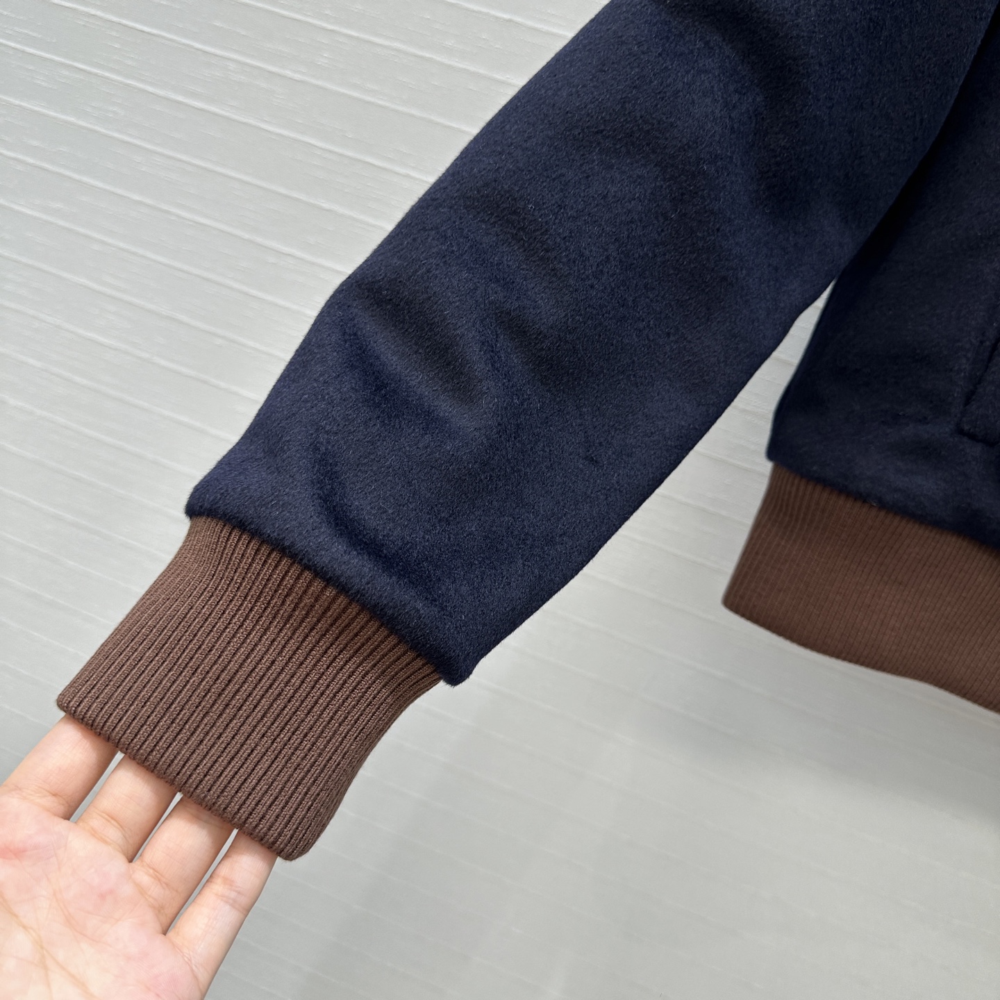 强烈推荐❤️miu系时髦分子可露丽风 灯芯绒翻领毛呢棉服夹克外套，定位字母logo贴绣 格纹里衬拼接减龄