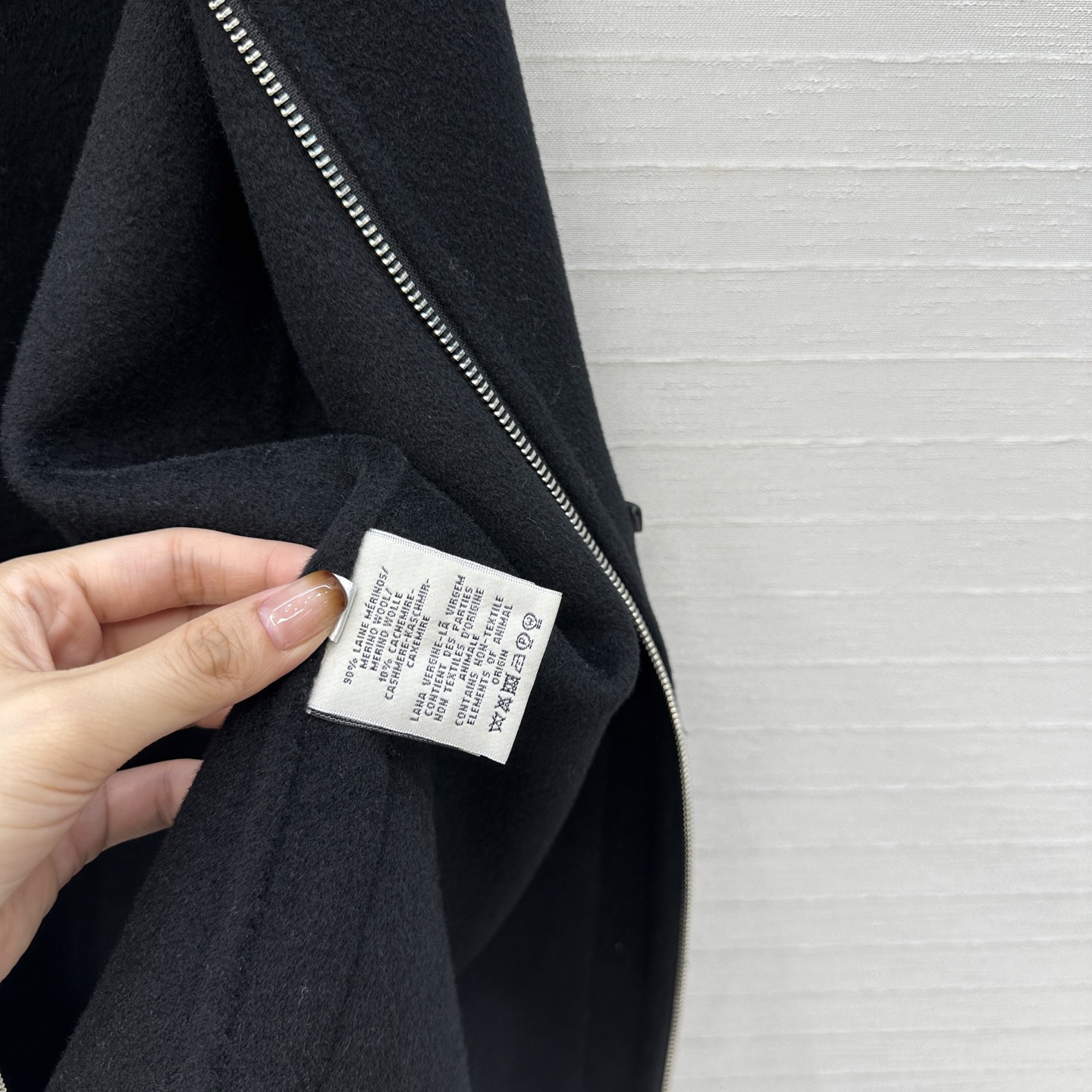 独家首发！H马家新品手工羊毛拉链连衣裙！100%小羊皮菱格纹绗缝翻扣大口袋装饰，小羊皮拼接包边工艺，针织