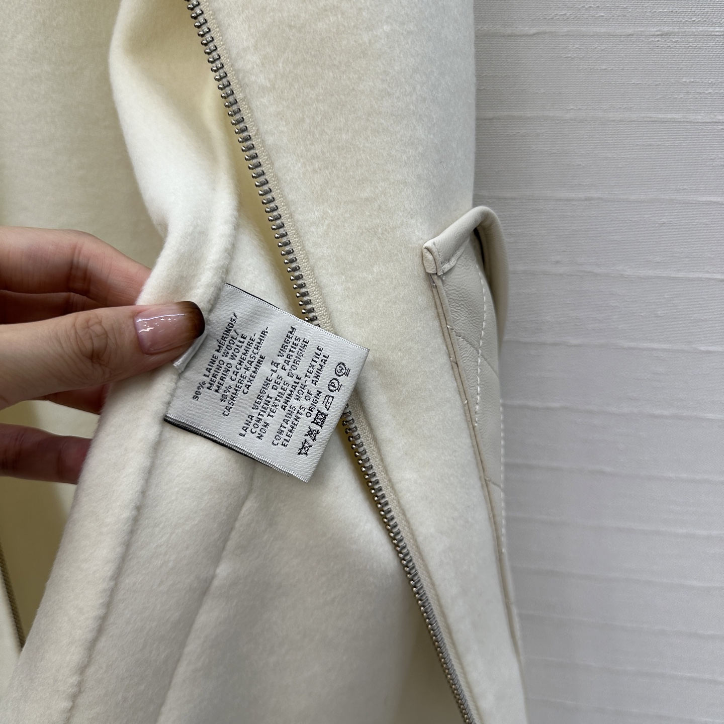 独家首发！H马家新品手工羊毛拉链连衣裙！100%小羊皮菱格纹绗缝翻扣大口袋装饰，小羊皮拼接包边工艺，针织