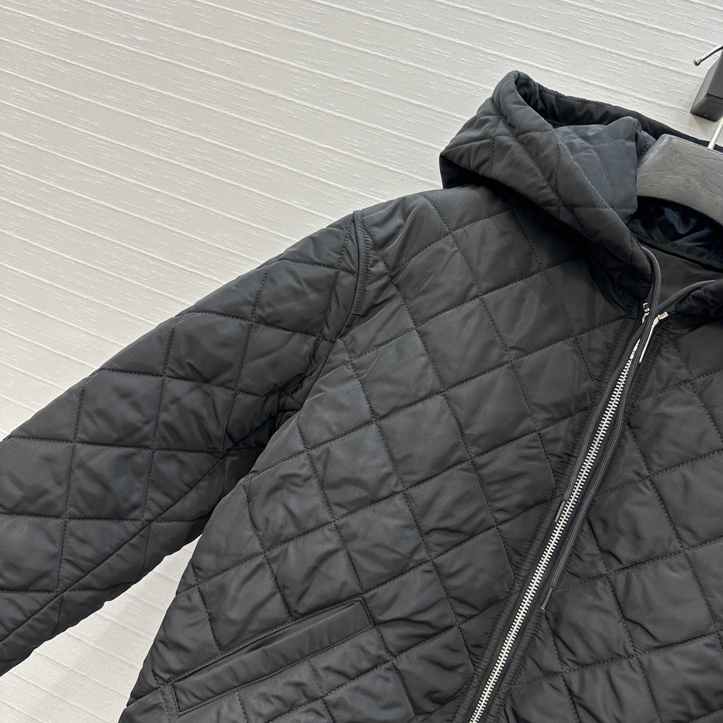 爆款推荐💕Pra*秋冬新品！间棉菱格棉服外套！进口再生尼龙面料！金属三角标低调又时髦！经典连帽棒球服版型