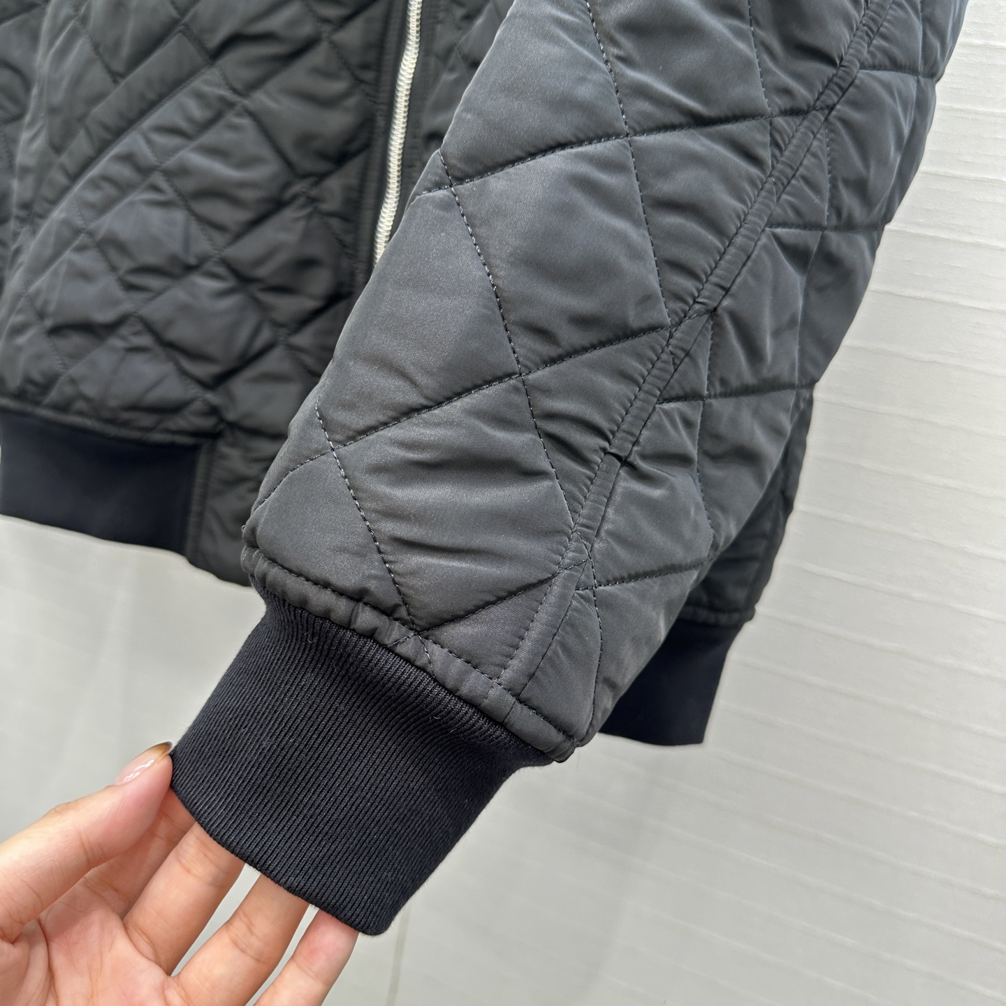 爆款推荐💕Pra*秋冬新品！间棉菱格棉服外套！进口再生尼龙面料！金属三角标低调又时髦！经典连帽棒球服版型